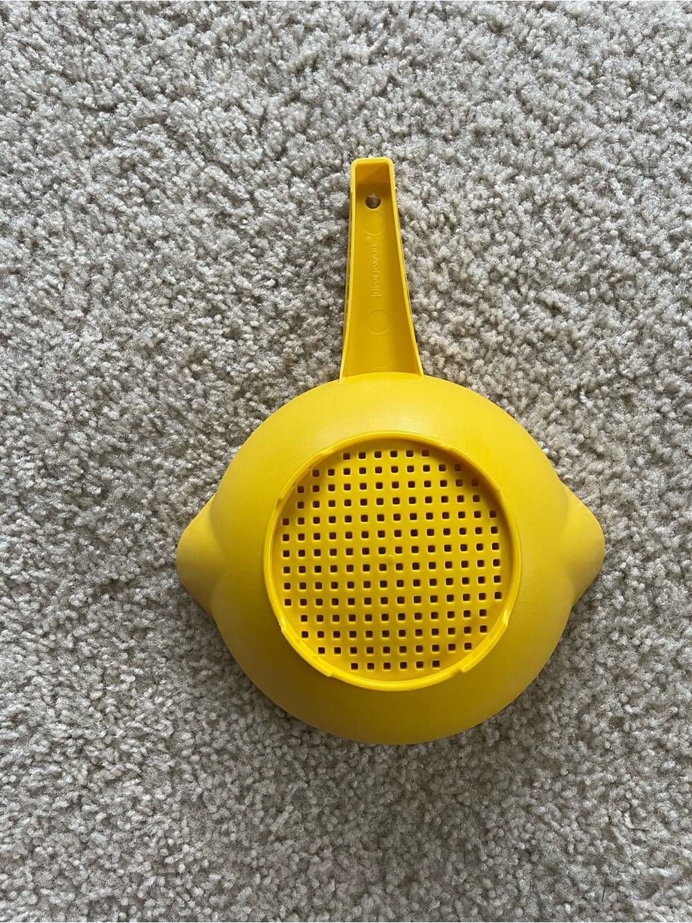 Tupperware Yellow Strainer - Picture 2 of 4